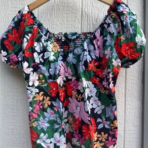 Old Navy Red and White Puff Sleeve Smocked Blouse